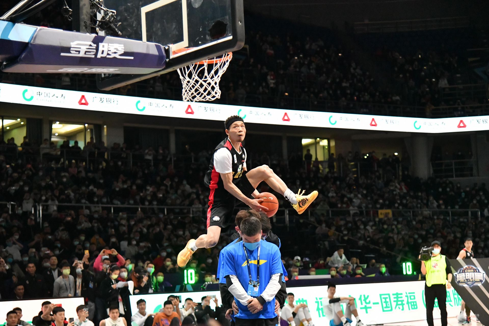 防守让人刮 防守让人刮