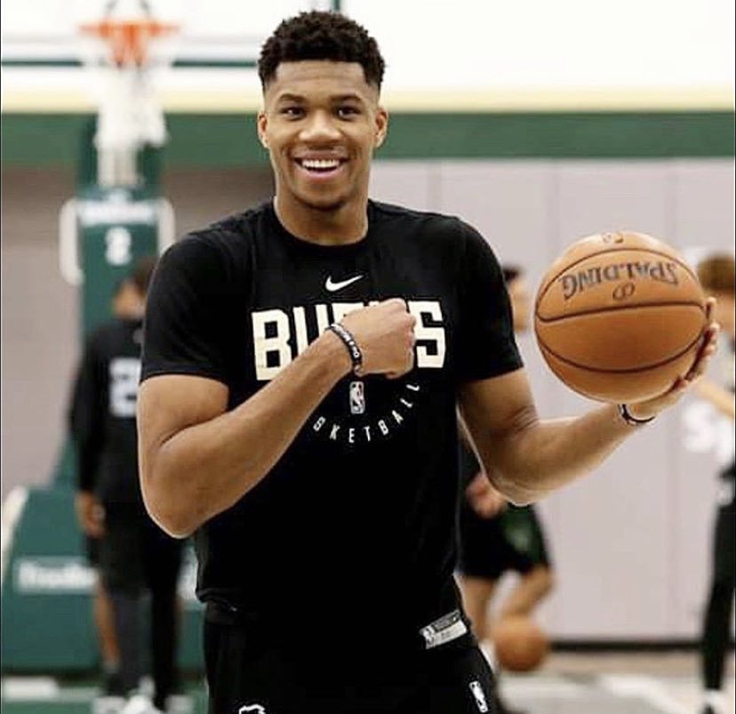 瞬间将场上 瞬间将场上