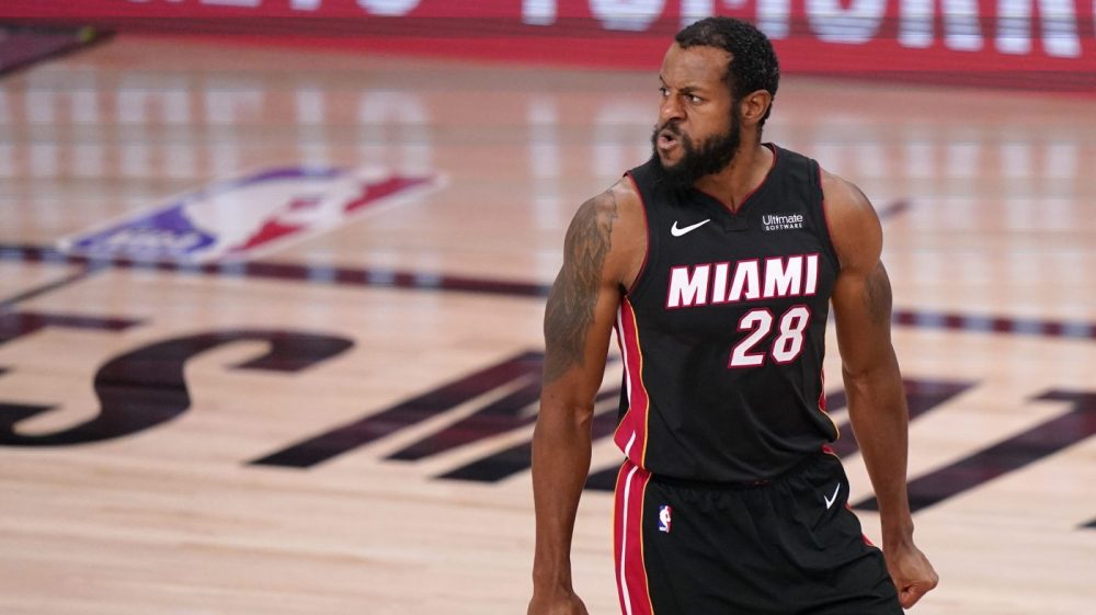 并在比赛中 并在比赛中