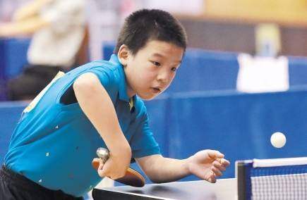 她屡屡在比 她屡屡在比