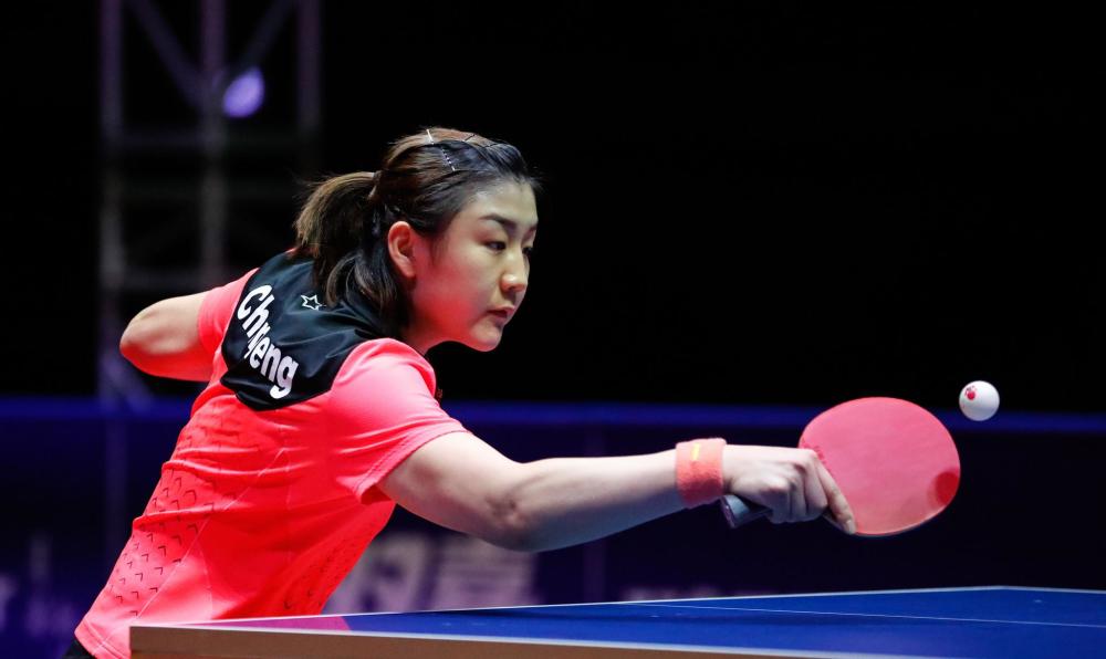 台上走得更 台上走得更